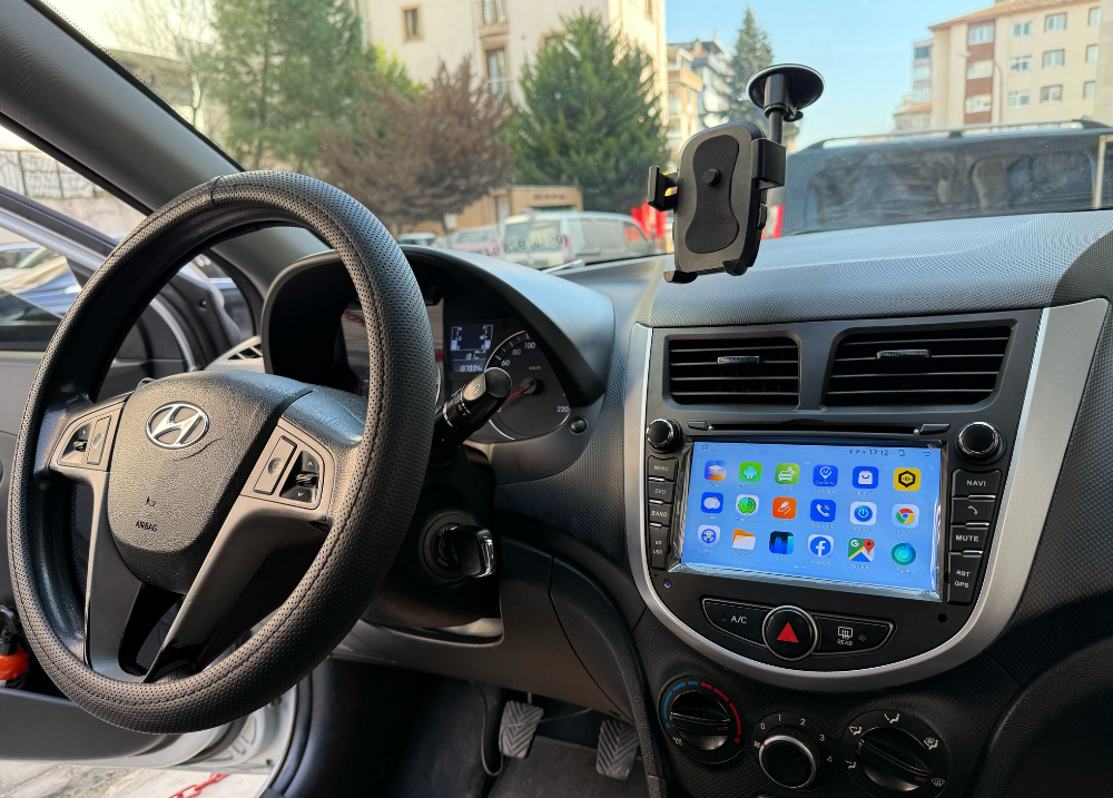 HYUNDAİ ACCENT ORJİNAL GÖRÜNÜMLÜ CİHAZI CARPLAY 8/128