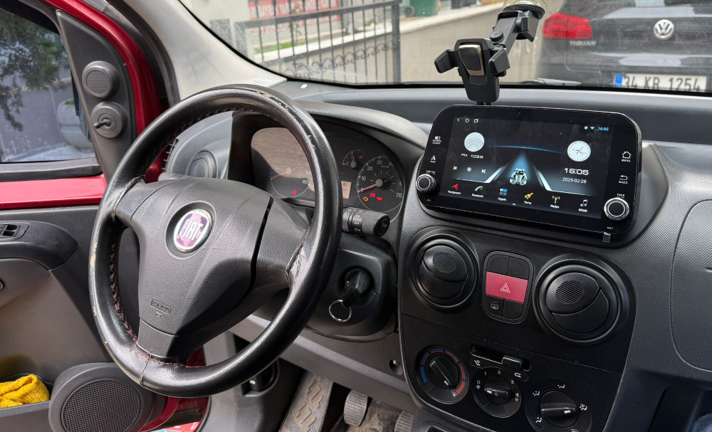 FiAT FİORINO ORJİNAL GÖRÜNÜMLÜ CAM EKRAN 4RAM/64 HAFIZA CARPLAY